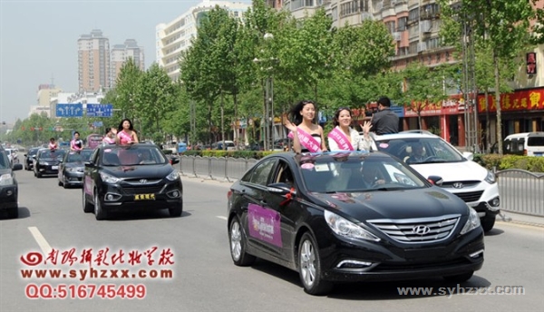 我校攝影班學員為2012年世界旅游小姐全程攝影攝像