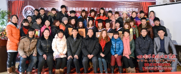 新形象攝影化妝美容機構師生合影 