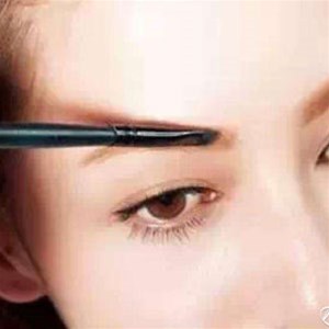 六步輕松搞定粗眉妝，和南陽化妝培訓的講師來看看吧！