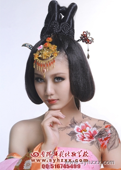 學員人體彩繪展示