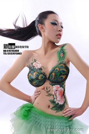 學員人體彩繪展示
